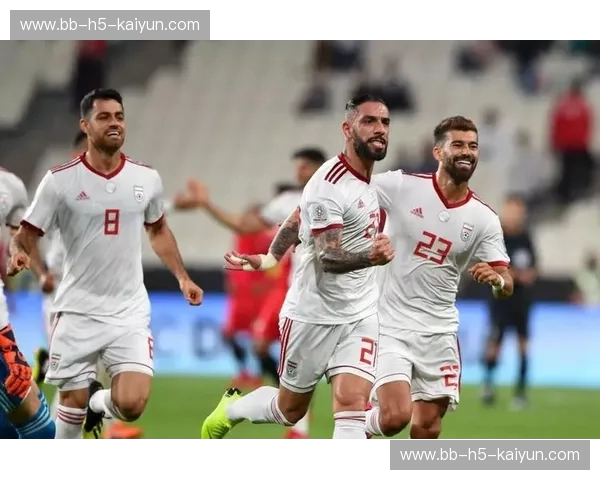 德黑兰的铁血回响：当“波斯铁骑”撞击世界足坛，那不只是足球，是生而为狮的咆哮